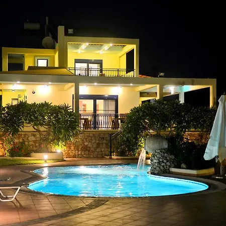 Angelina Villa *